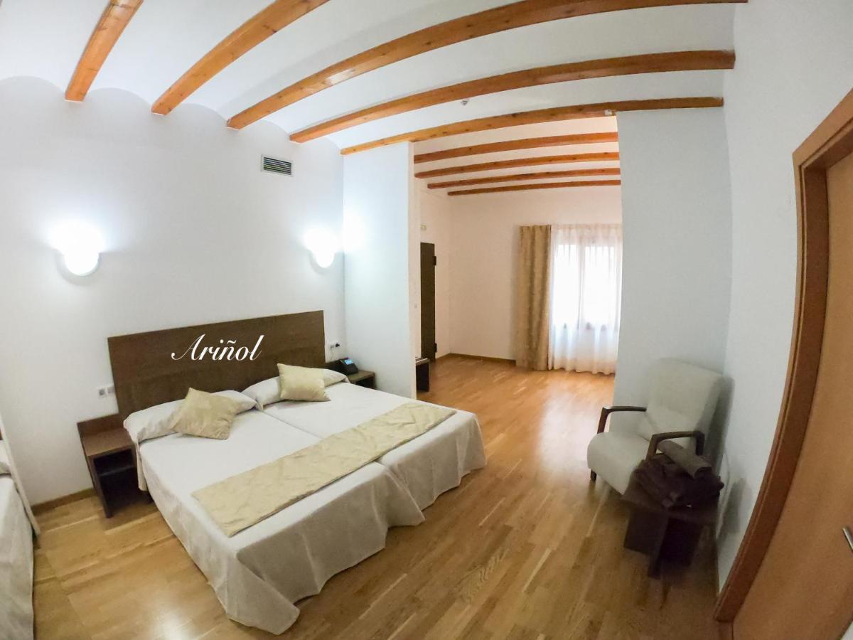 Hotel Baron Andilla Valdealgorfa Екстер'єр фото