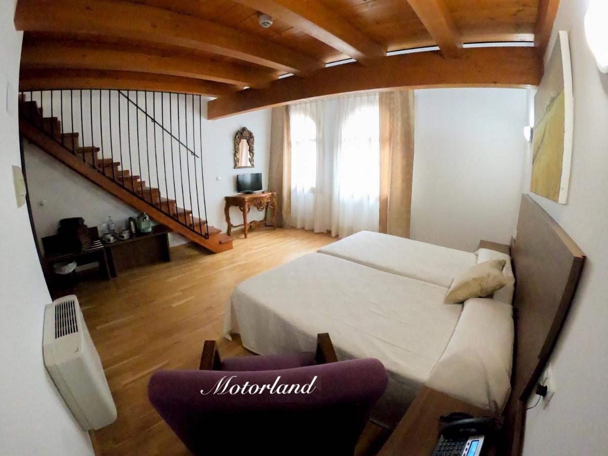 Hotel Baron Andilla Valdealgorfa Екстер'єр фото