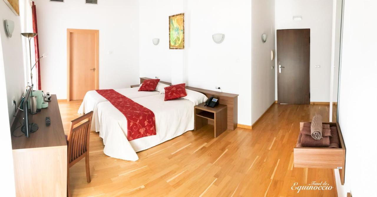 Hotel Baron Andilla Valdealgorfa Екстер'єр фото