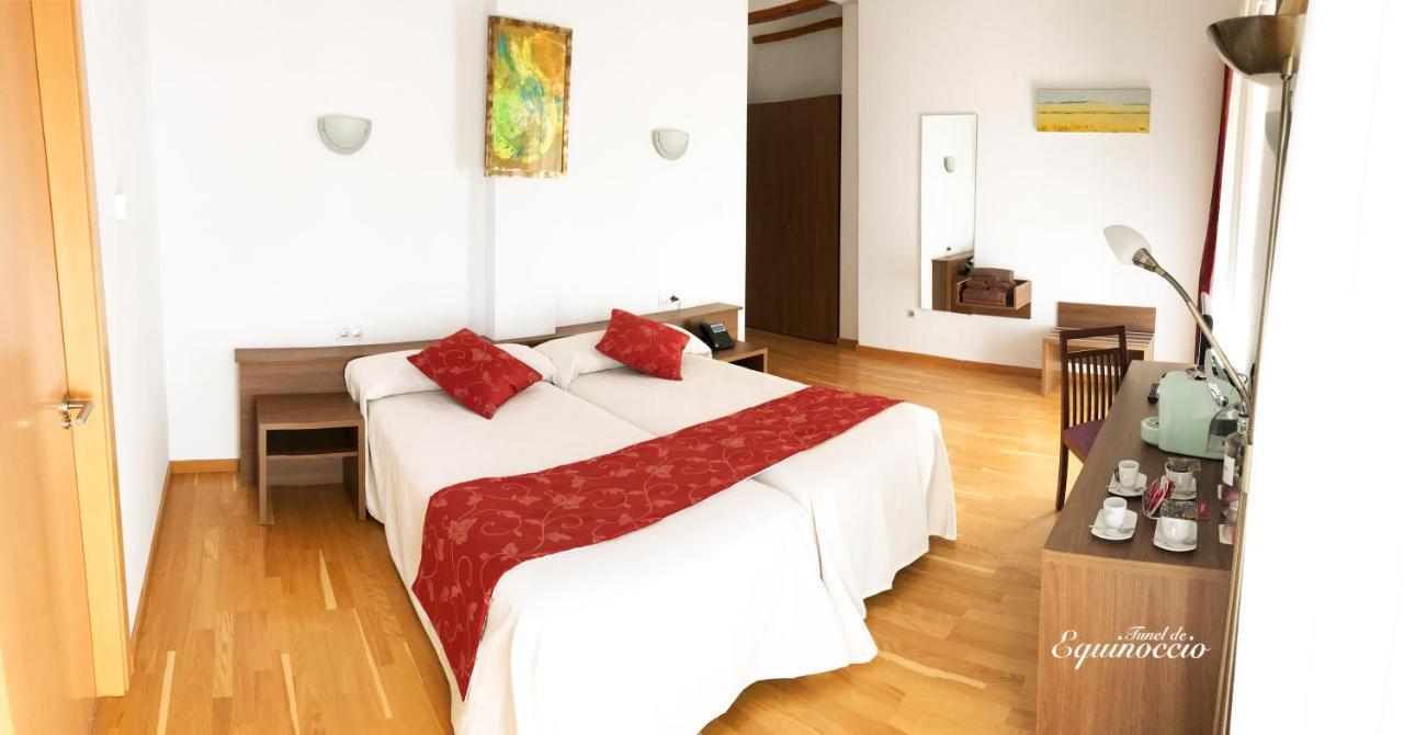 Hotel Baron Andilla Valdealgorfa Екстер'єр фото